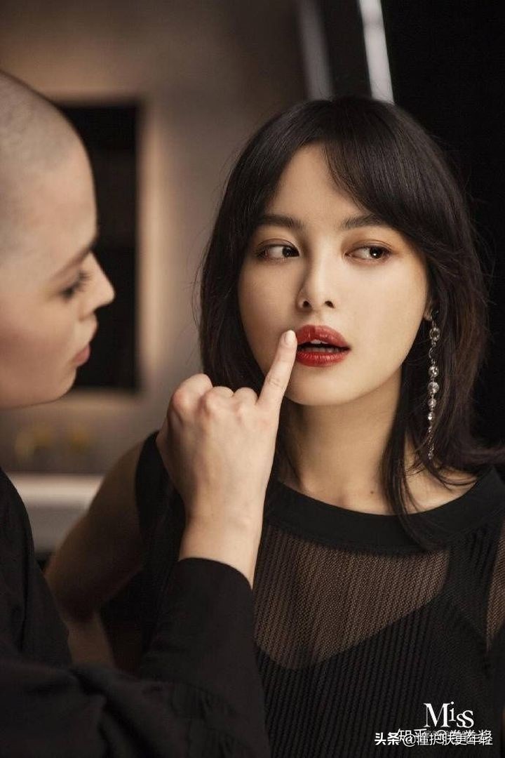 日常妆容用些什么粉底液好,怎样涂粉底液才会更好看