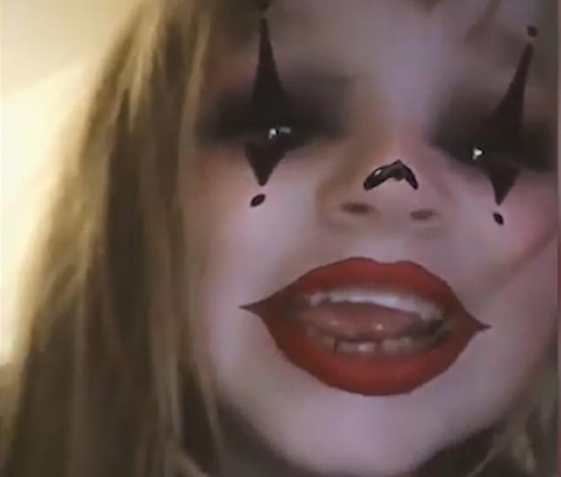 英国母亲拍女儿视频惊现已故父亲声音，女儿经常声称：家里有鬼！