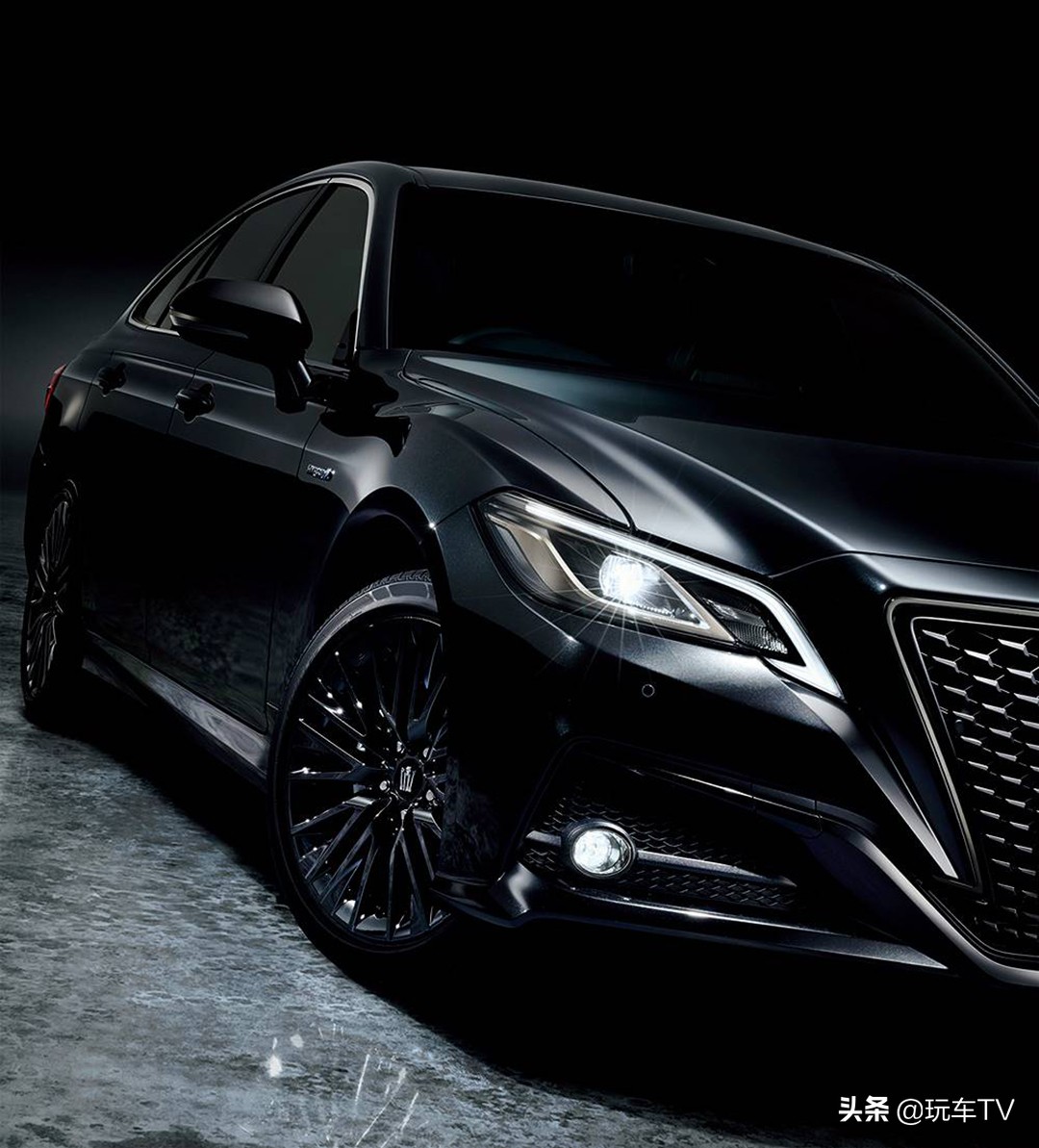 皇冠时尚版运动版,皇冠运动版2017