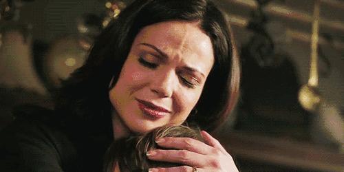 女星谢依霖晒水中分娩“血水”照｜每一对母子，都是生死之交