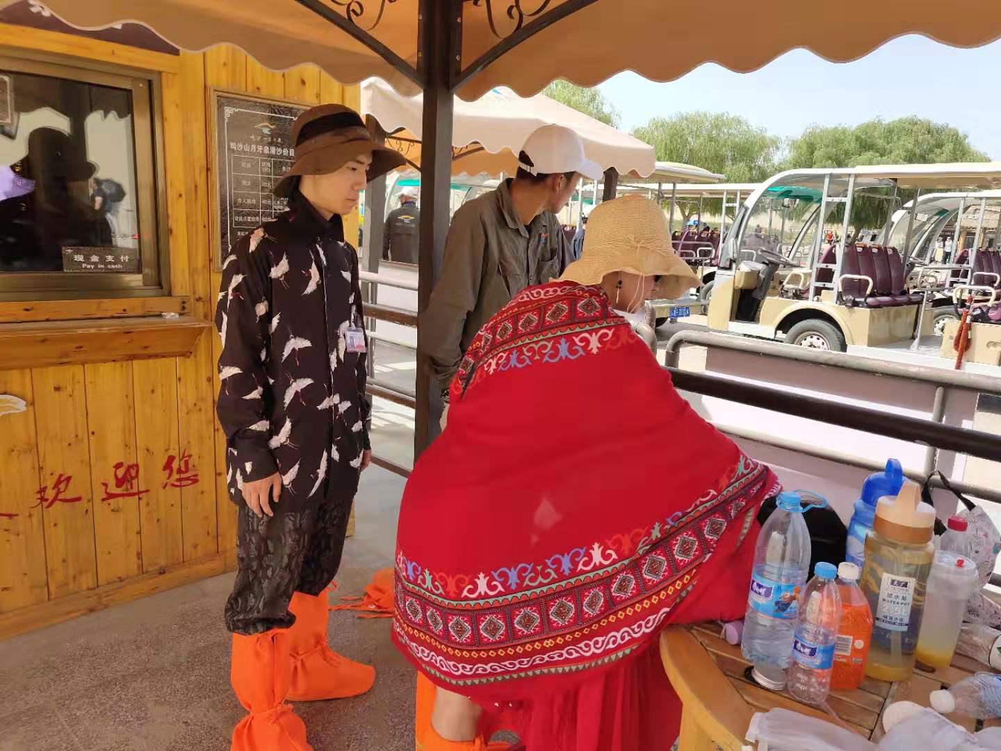 鸣沙山月牙泉景区工作人员,鸣沙山救援