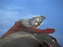 圆谷的亲儿子赛文奥特曼,圆谷亲儿子赛文被气得不行