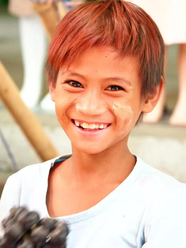 缅甸帝王绿翡翠手镯价格及图片,缅甸翡翠是帝王绿好还是阳绿好