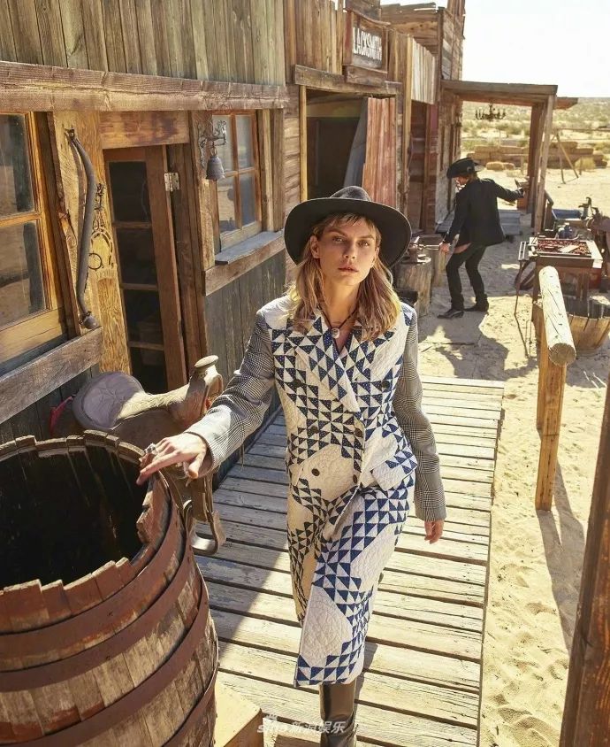 维密秀大放异彩的4位中国超模,维密蓝血超模