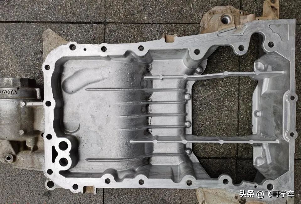 丰田皇冠3.0发动机大修有点共振,皇冠发动机烧机油大修