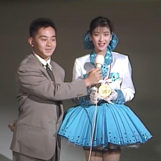 拳皇麻宫雅典娜的必杀技,拳皇麻宫雅典娜的必杀技动态图片