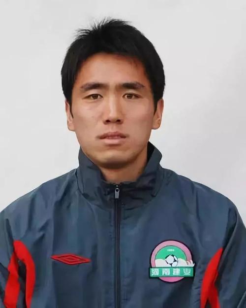 河南建业也有超级学霸,只要够努力,踢球的同时也可以有高校学历