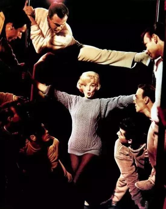 最先穿丝袜的国家,最早穿丝袜的人