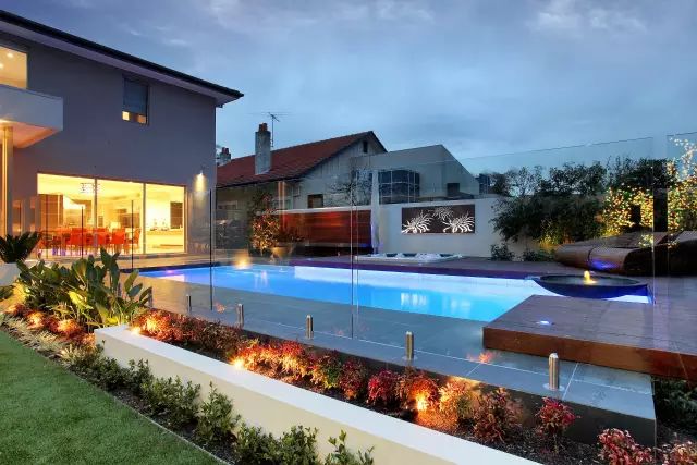 8*8米三层精致雅致别墅设计图,藏于山水间的度假别墅推荐