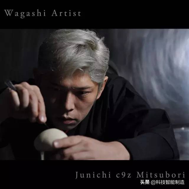 他说自己不是日本匠人，而是和果子艺术家，他做的和果子不忍吃掉
