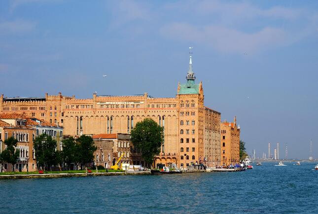 意大利米兰最繁华的街,意大利第一大城市米兰