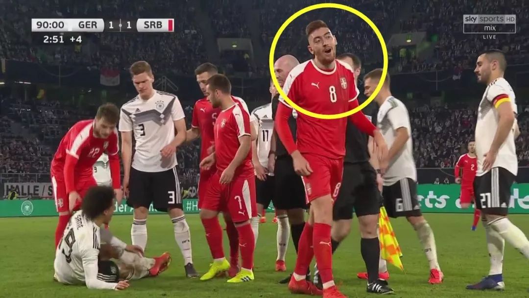 球场恶汉被罚打,球场上的恶汉