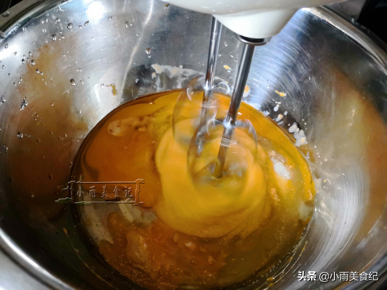 自己在家做烤面包超级简单,烤面包的过程真的很治愈