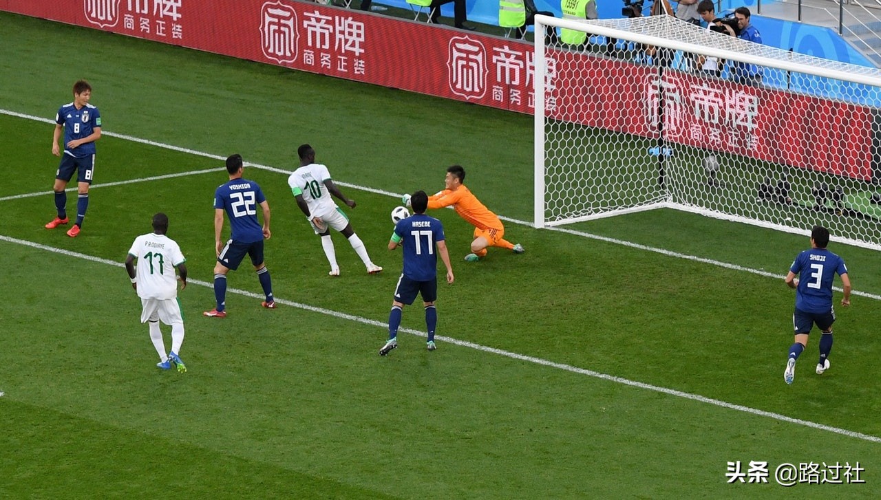 穿唐装向中国人拜年,穿汉服宣传中国文化欧洲行