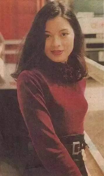 阿朱刘锦玲回眸瞬间,刘锦玲阿朱有多经典