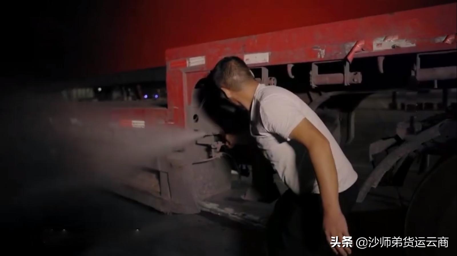 持有“大件证”不能减免，为何多交700元｜央视《颠簸货运路》