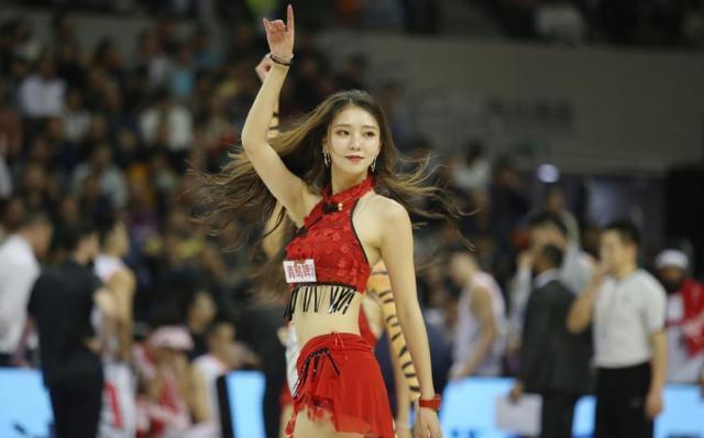 广东队篮球宝贝队长,90年代广东篮球拉拉队队长