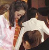 宋茜你看不到的十件小事,宋茜在台上走下去的样子