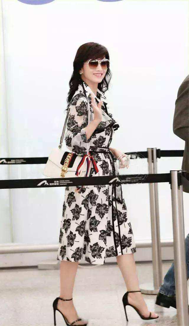 倪萍赵雅芝,倪萍赵雅芝60岁状态依旧优雅