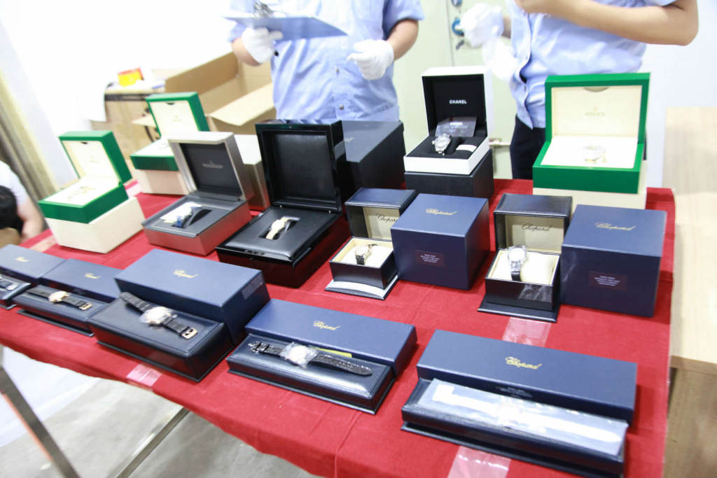 以海外代购为名疯狂走私奢侈品,举报海外代购贩卖奢侈品