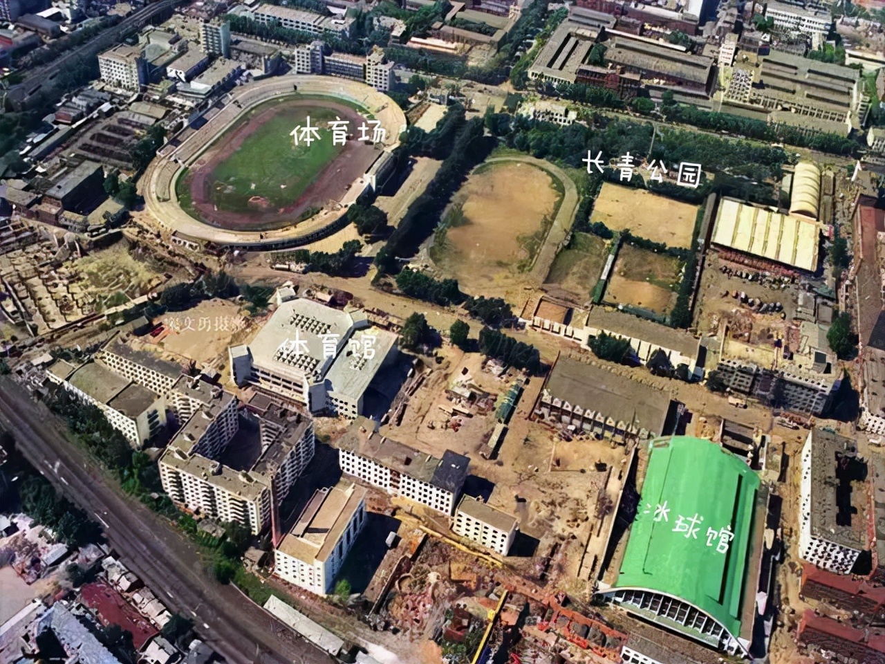 八区体育场蓄水池施工,八区体育场营业时间