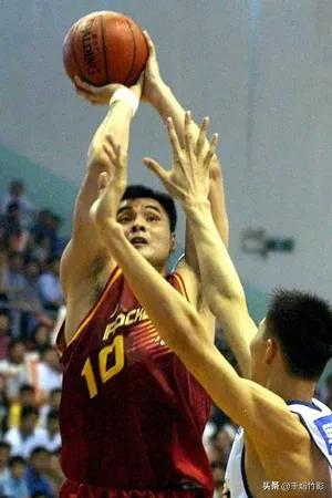 篮球怎么区分12345号位,篮球中的12345号位分别是谁