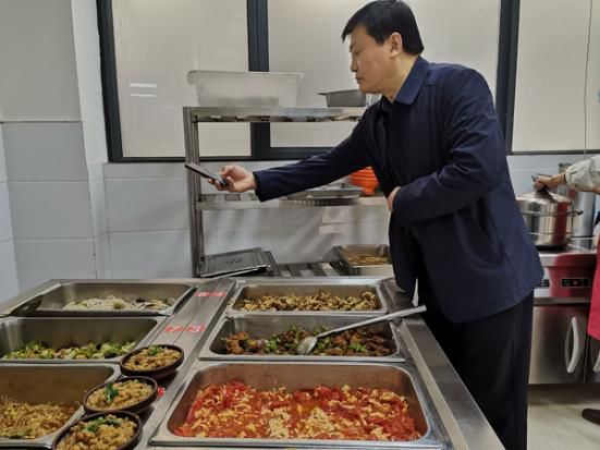 2021年郑州小升初择校必看的15所热门民办初中食宿情况集合