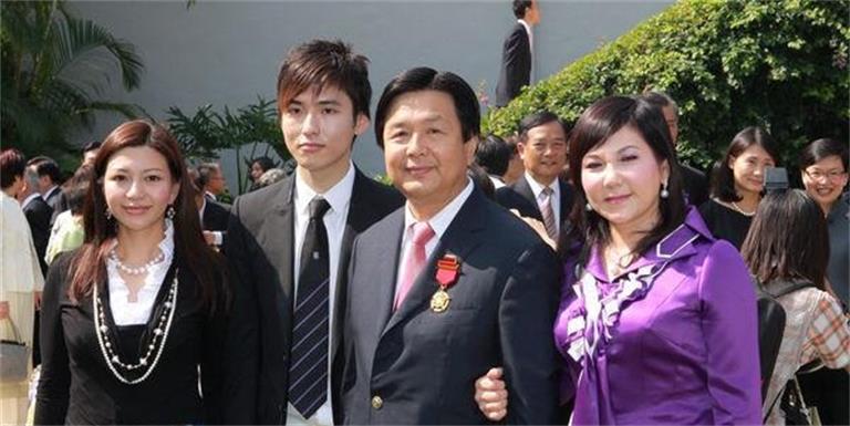 40岁女性必备的路易威登包,香港太太的日常生活