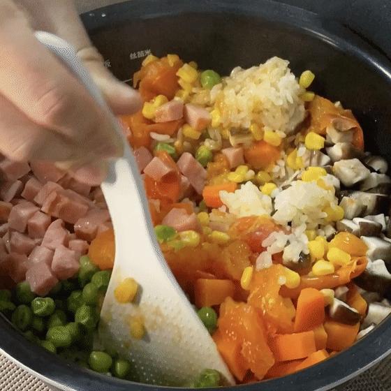 整个朋友圈都在刷《动森》，而我却爱上了在厨房刷锅