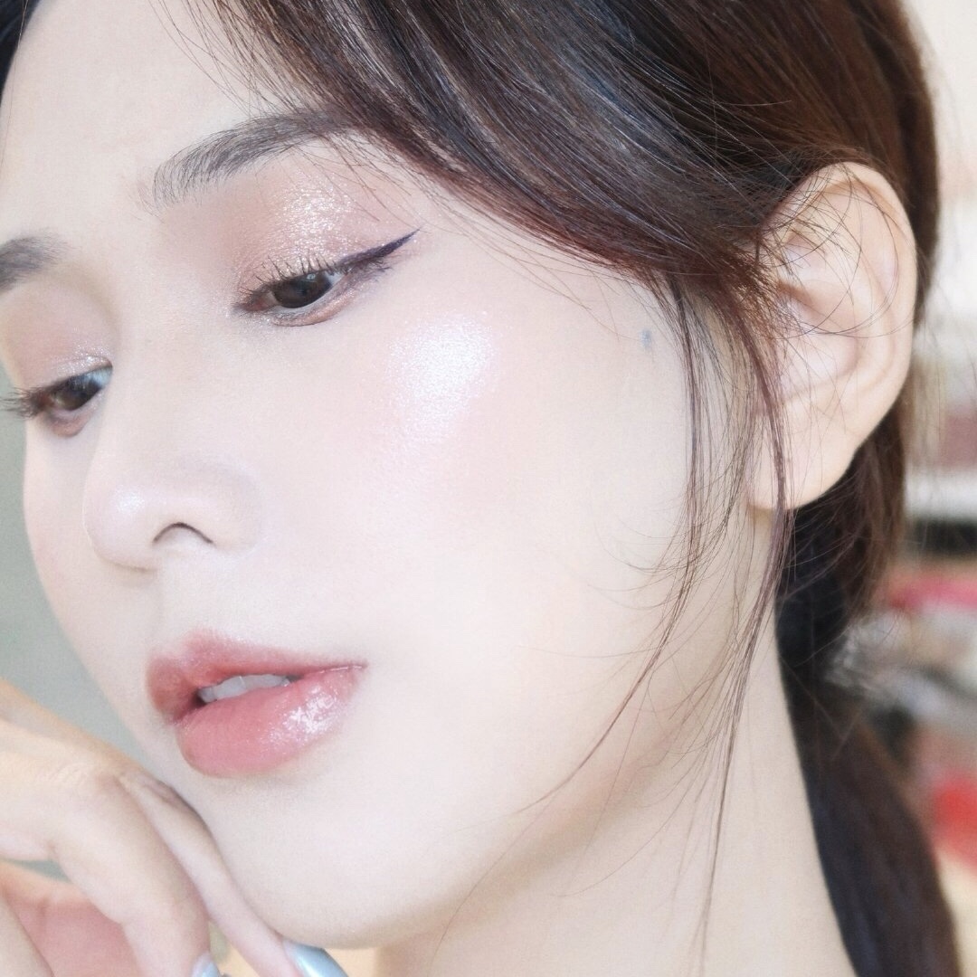 日常妆阴影高光画法,先画眼妆再上底换头技术