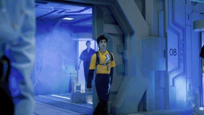 听说有人看不起爱豆？！醒醒吧，蔡徐坤教你做人