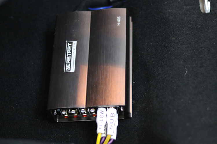 哈尔滨香坊汽车音响改装,哈尔滨汽车音响改装效果图