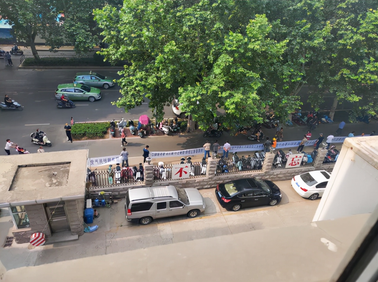 全世界最大医院郑州大学一附院,世界最大医院郑大一附院爆满