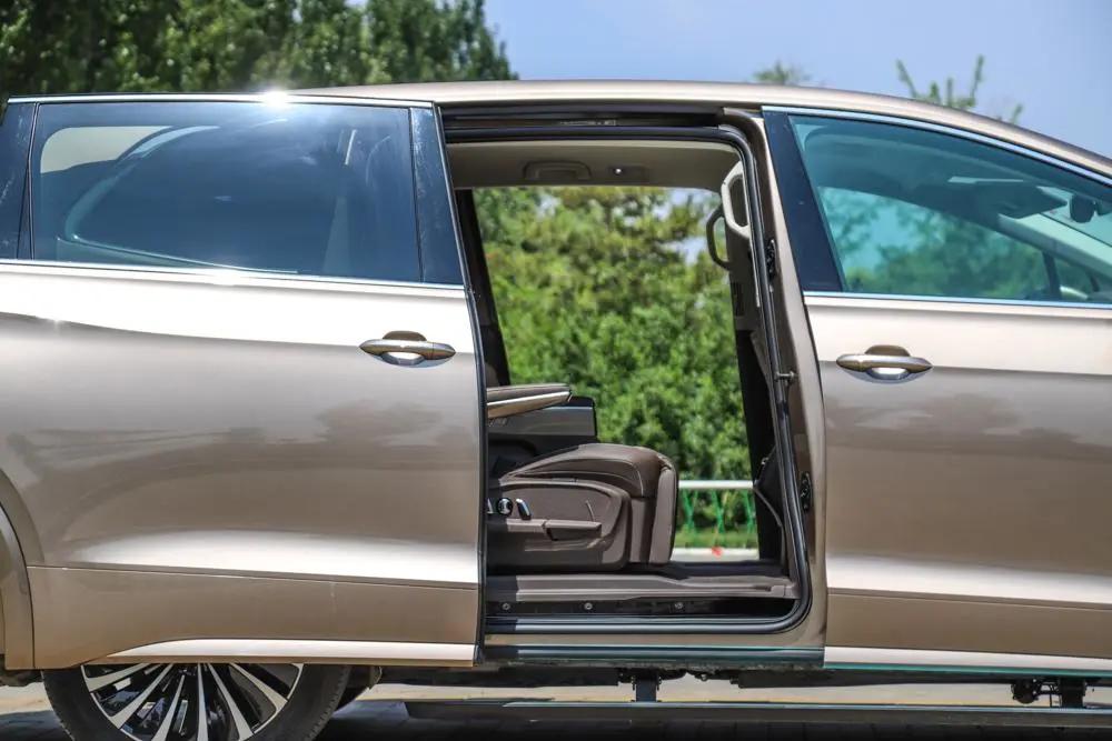 诚意之作试驾新款上汽大众威然,最新款的上汽大众威然mpv