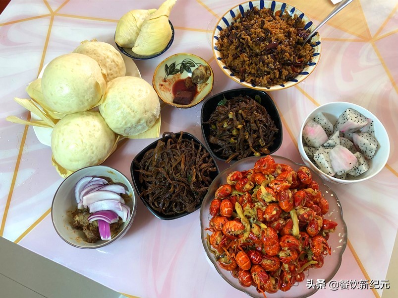 看完曹县人的一日三餐，再看上海人的，网友：没有对比就没有伤害