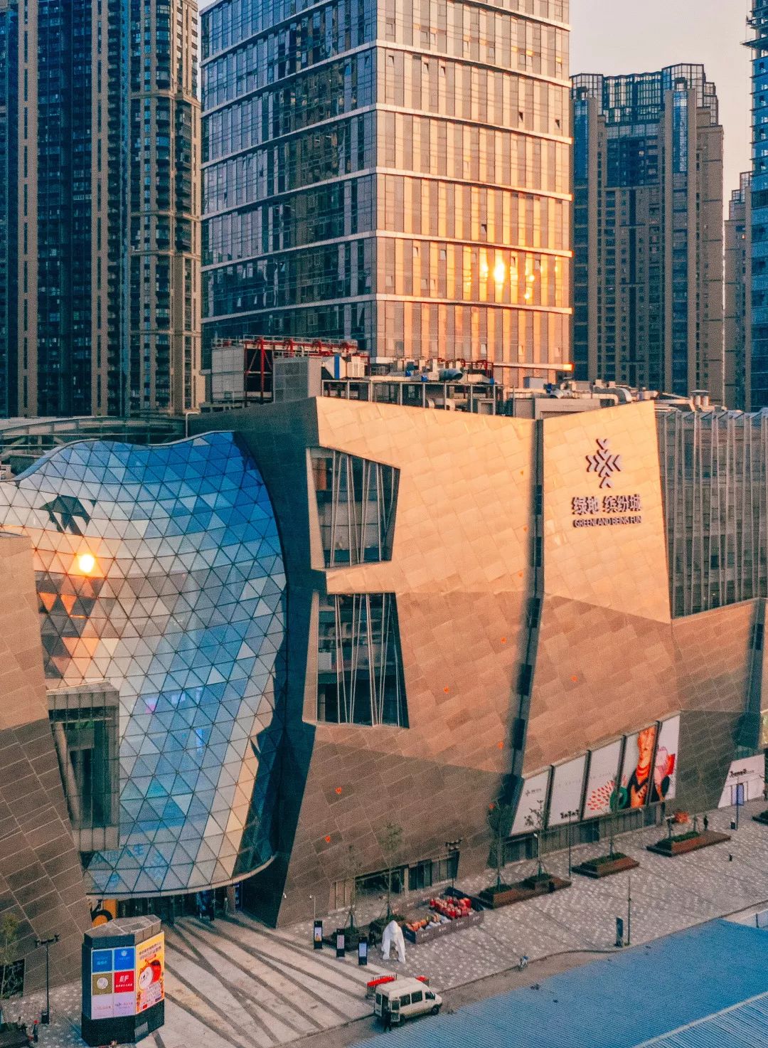 绿地缤纷城在售楼盘,绿地缤纷城新消息