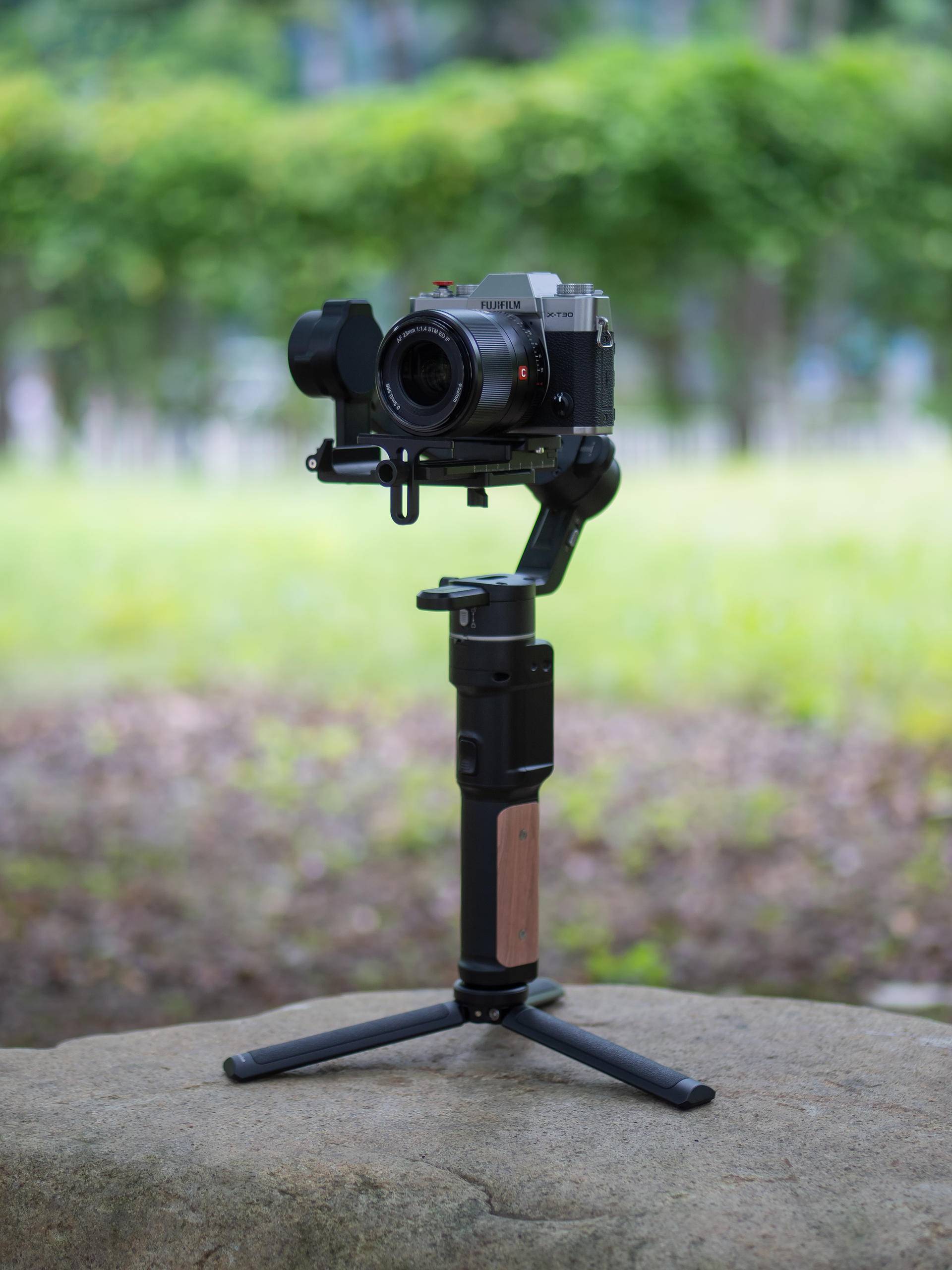 飞宇2000c稳定器使用教程,致迅稳定器与飞宇2000c哪个好