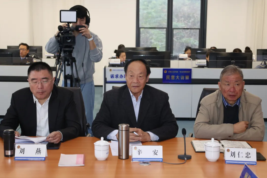 用锐度换温度，读懂“云问政”里的大情怀