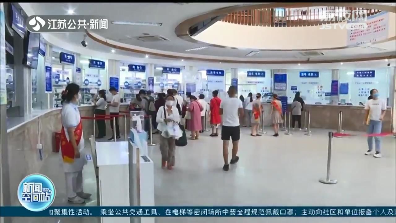 误吞鸡骨头食管出血,男子误吞鸡骨2周后呕血不止