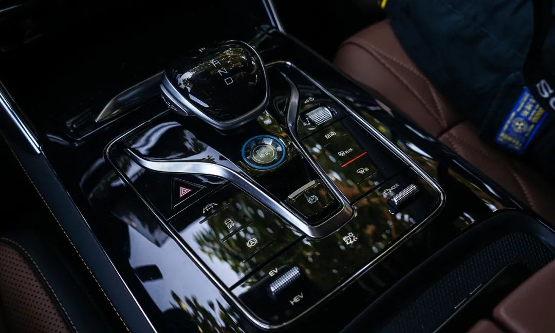 比亚迪唐dmi和本田奥德赛哪个省油,比亚迪唐dmi跑长途感受