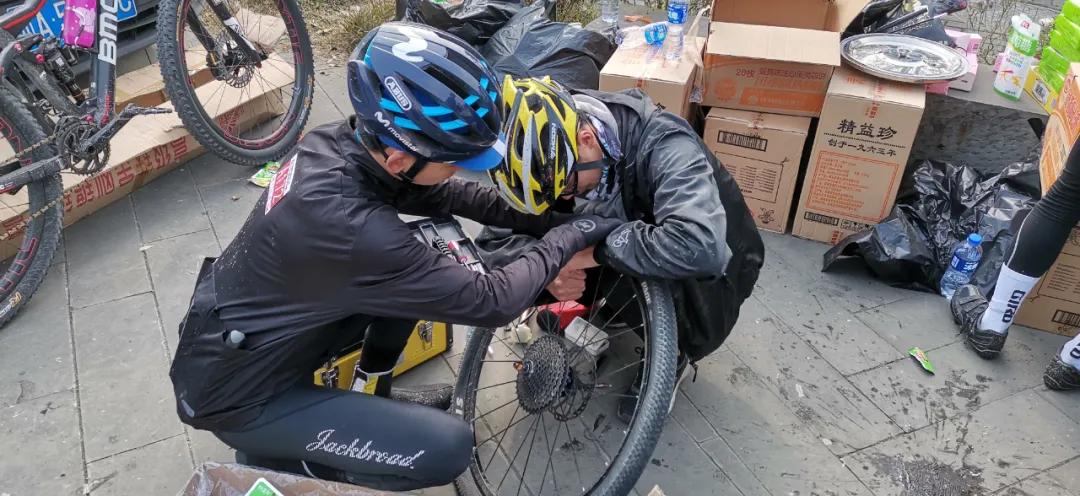 成都人真孬：骑车200公里去过年？