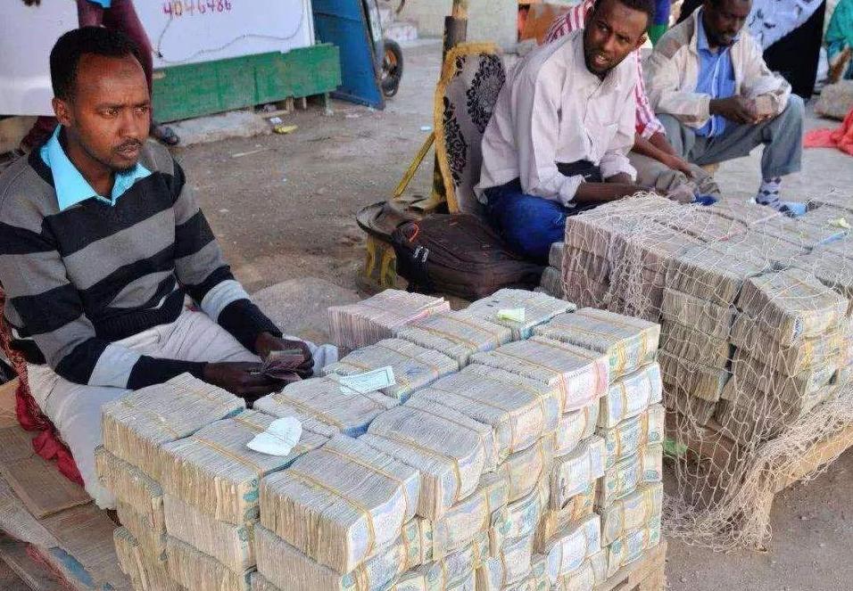 石油美元结算的作用,国际石油为什么一定要用美元结算