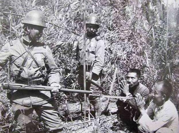 日军惨无人道的“冻刑”：捆在木凳上浇水冻冰，然后用铁刷子狠刷