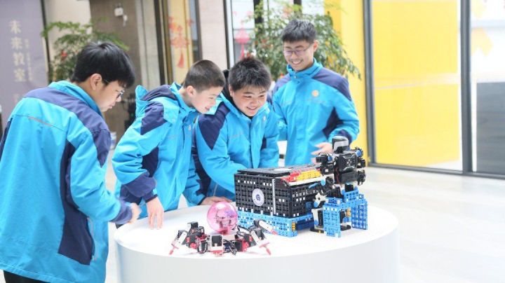 什么是机器人编程课程,机器人课程值不值得学