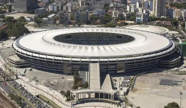 世界足球场的建造全过程,足球场穹顶结构