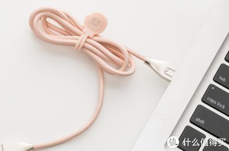 家里乱糟糟的数据线怎么收纳,家里各种数据线怎么收纳实用