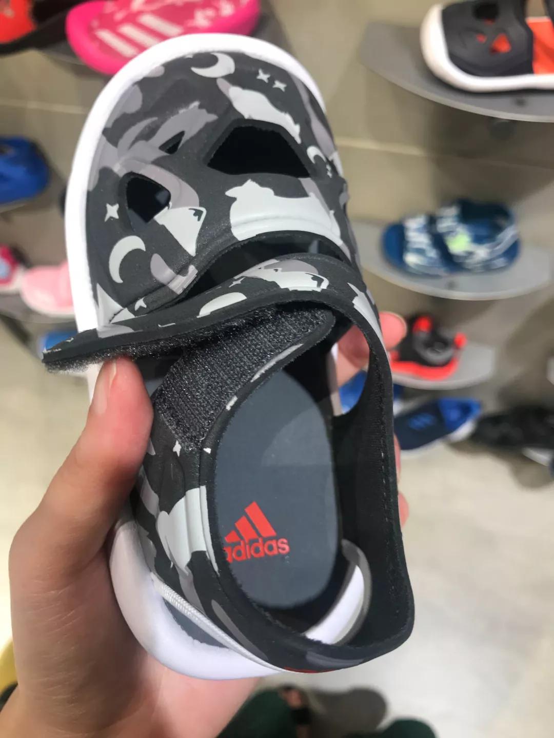 高颜值凉鞋小孩,什么材质的凉鞋鞋底最软