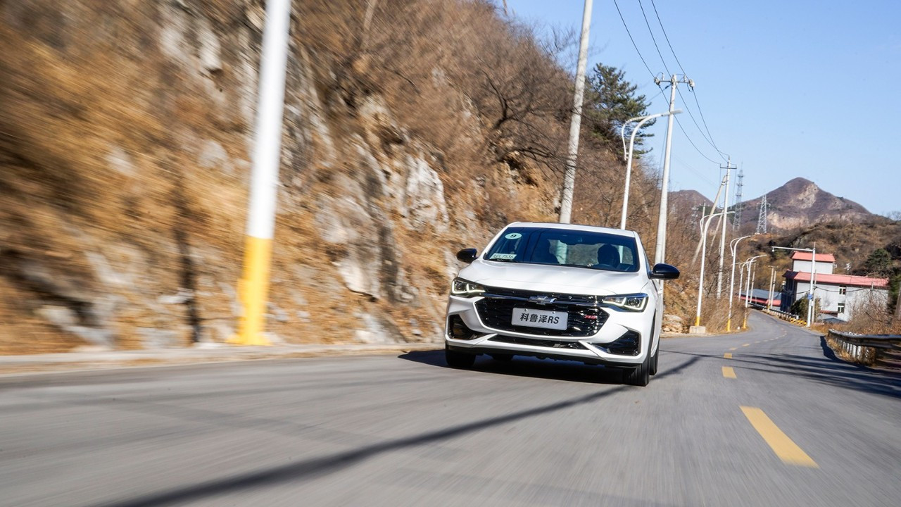 雪佛兰全新科鲁兹rs赛道动态表现,雪佛兰科鲁泽rs三缸车能不能买