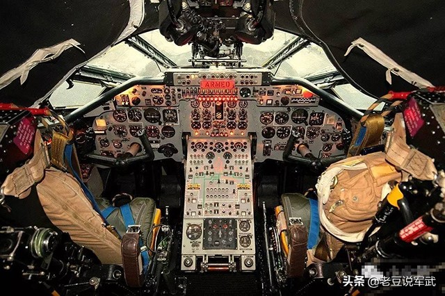 英国v型轰炸机,英国三神轰炸机