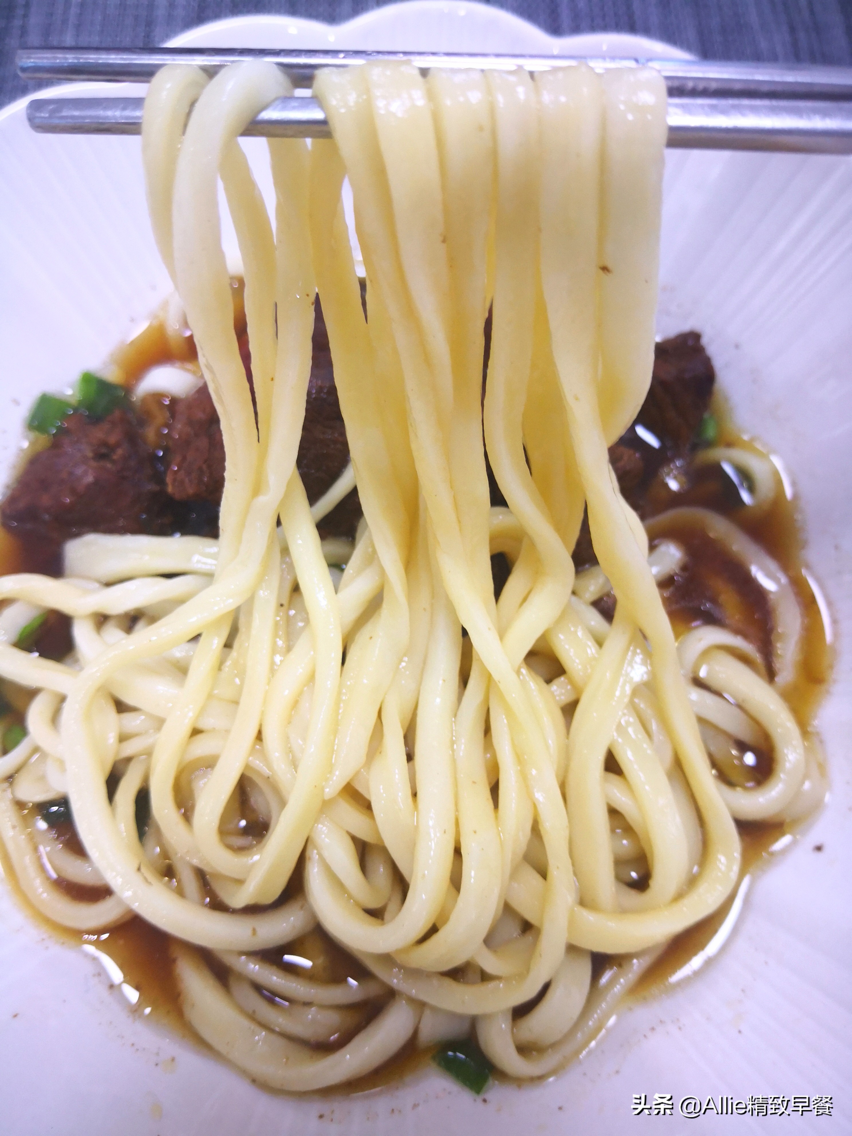 正宗牛肉拉面的做法全过程,牛肉拉面的面怎么制作
